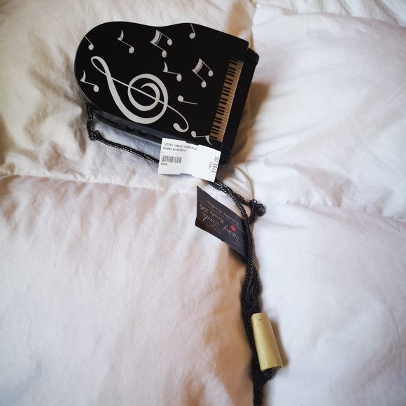 Collectible Bag - Picture 6 of 14